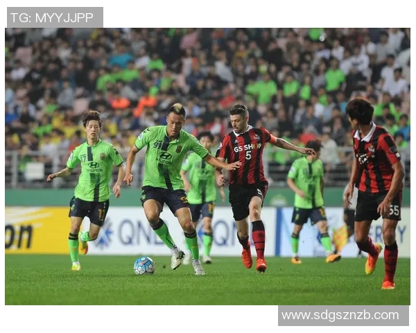 足球明星的光辉与挑战解析：他们如何影响现代足球的魅力与发展